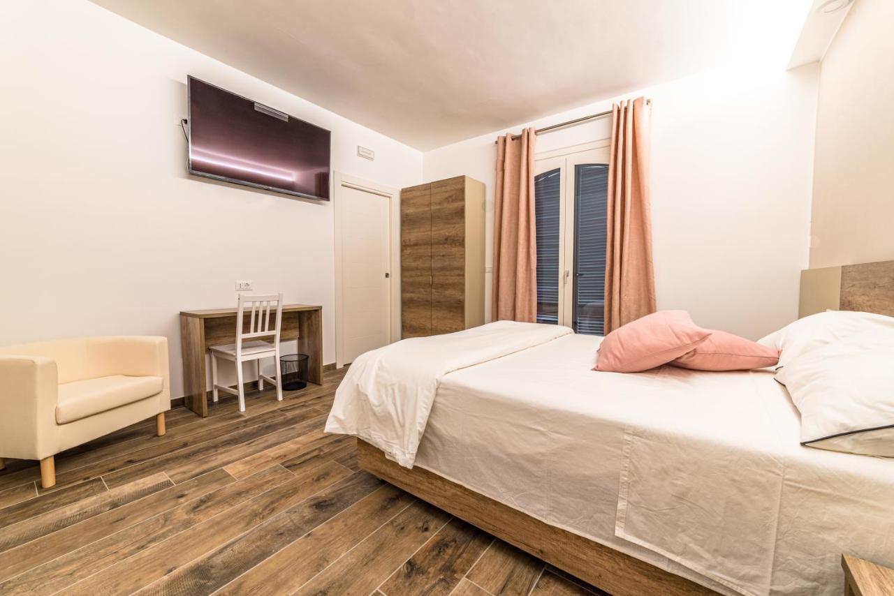 B&B Villa Elianto Notaresco Buitenkant foto